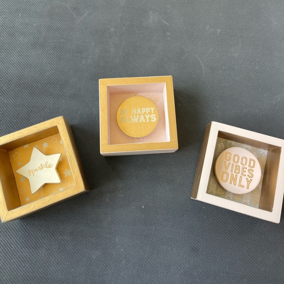 FRANCESCA’S decorative quote signs - Picture 2 of 3